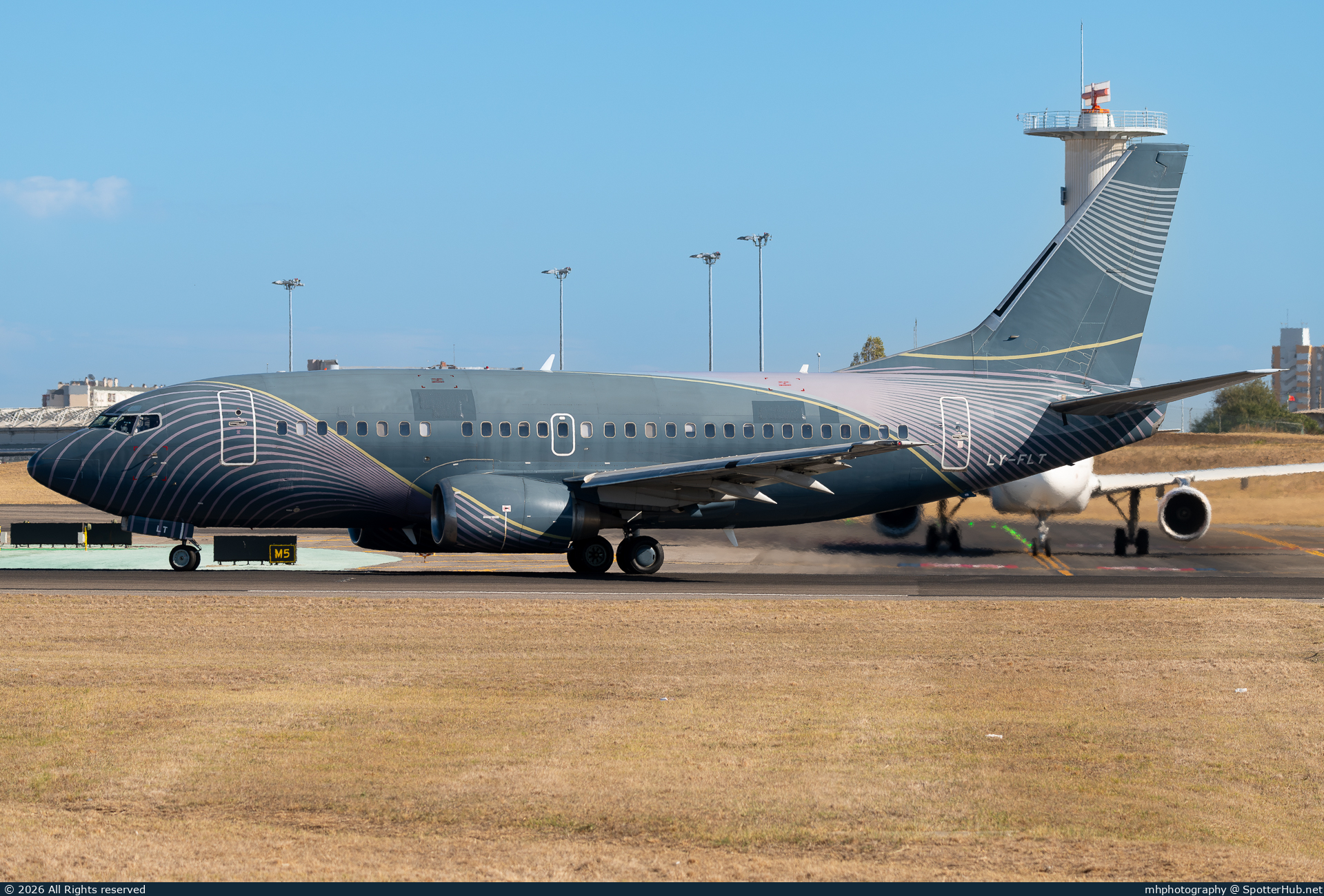 Photo of LY-FLT - Boeing 737-522 operated by KlasJet