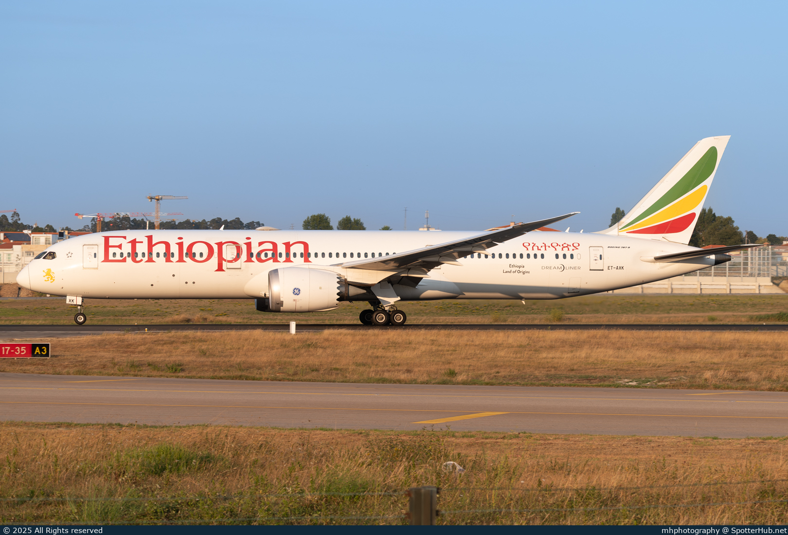 Photo of ET-AXK - Boeing 787-9 Dreamliner operated by Ethiopian Airlines