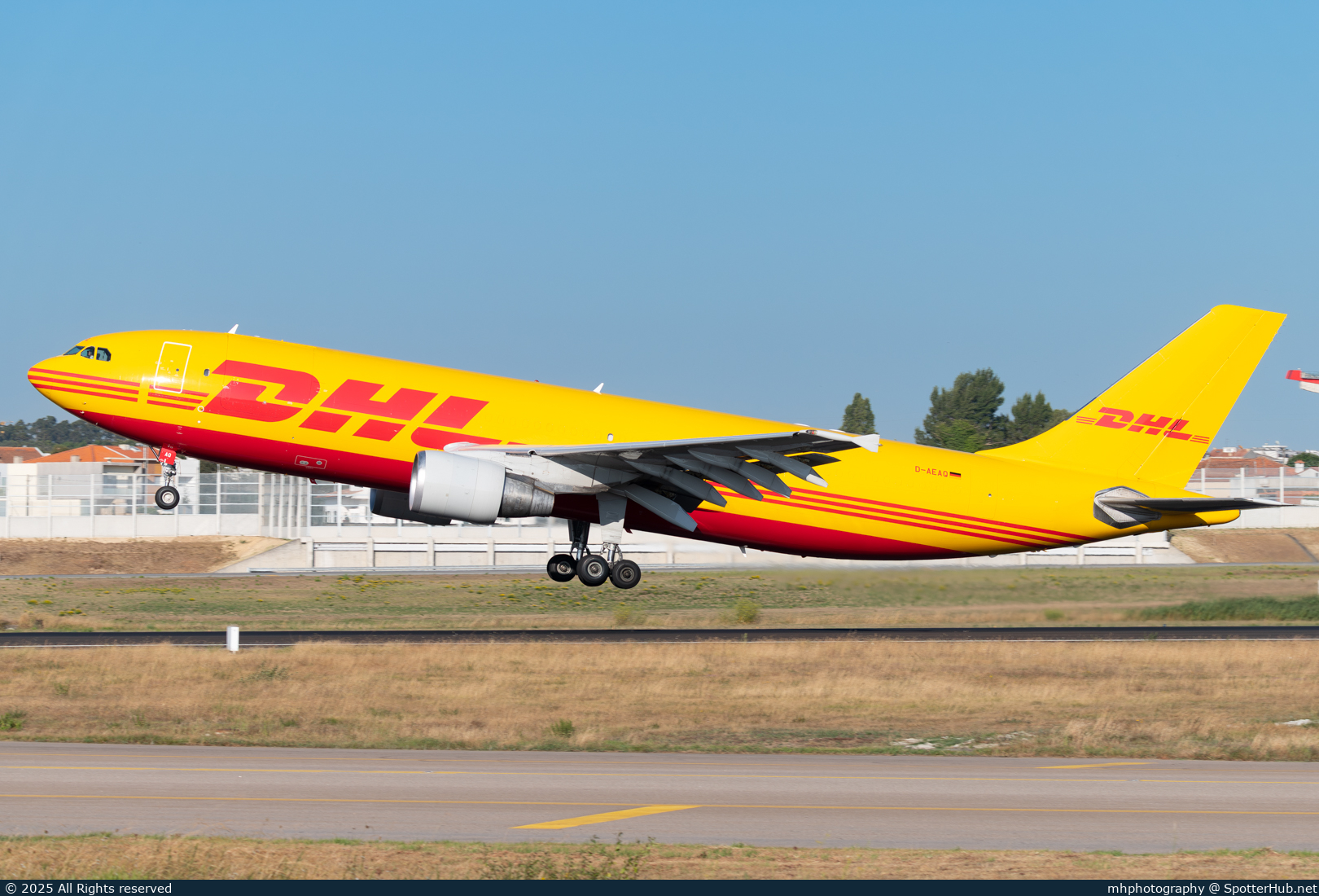 Photo of D-AEAQ - Airbus A300B4-622R(F) operated by European Air Transport
