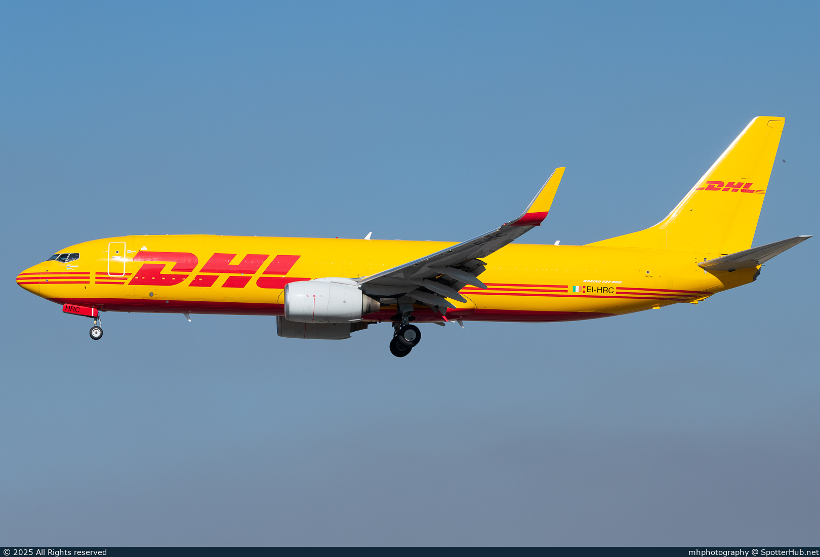 Photo of EI-HRC - Boeing 737-8FH(BDSF) at Francisco Sá Carneiro