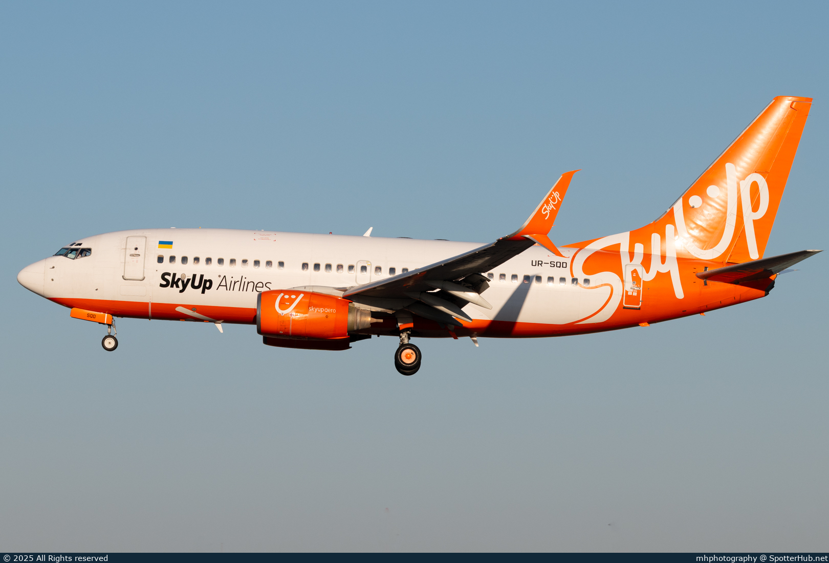 Photo of UR-SQD - Boeing 737-73V operated by SkyUp Airlines