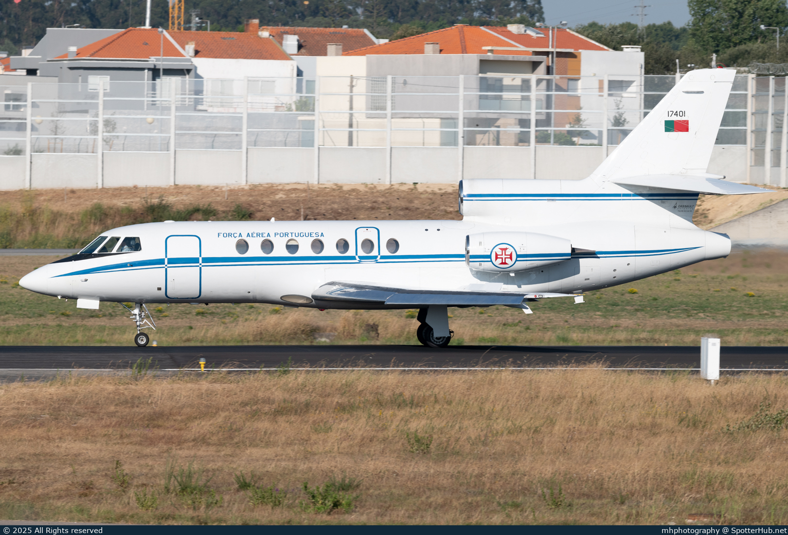 Photo of 17401 - Dassault Falcon 50 operated by Portuguese Air Force