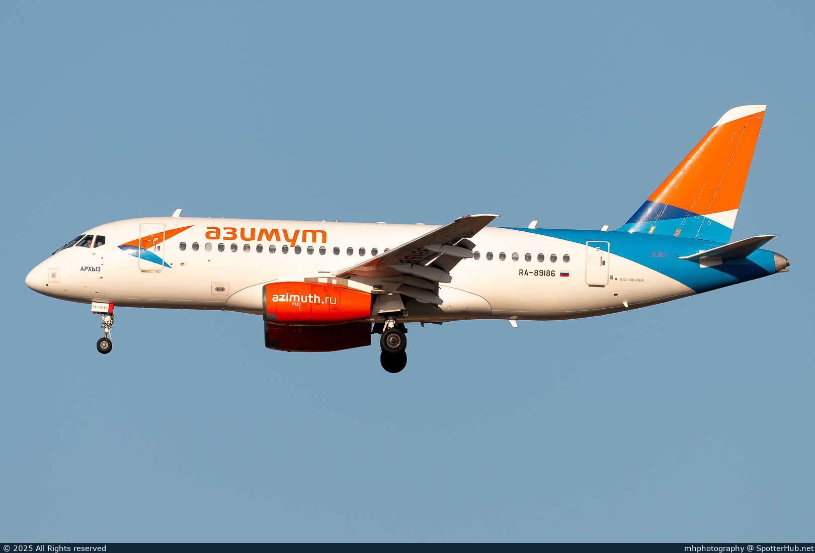 Photo of RA-89186 - Sukhoi Superjet 100-95B operated by azimuth