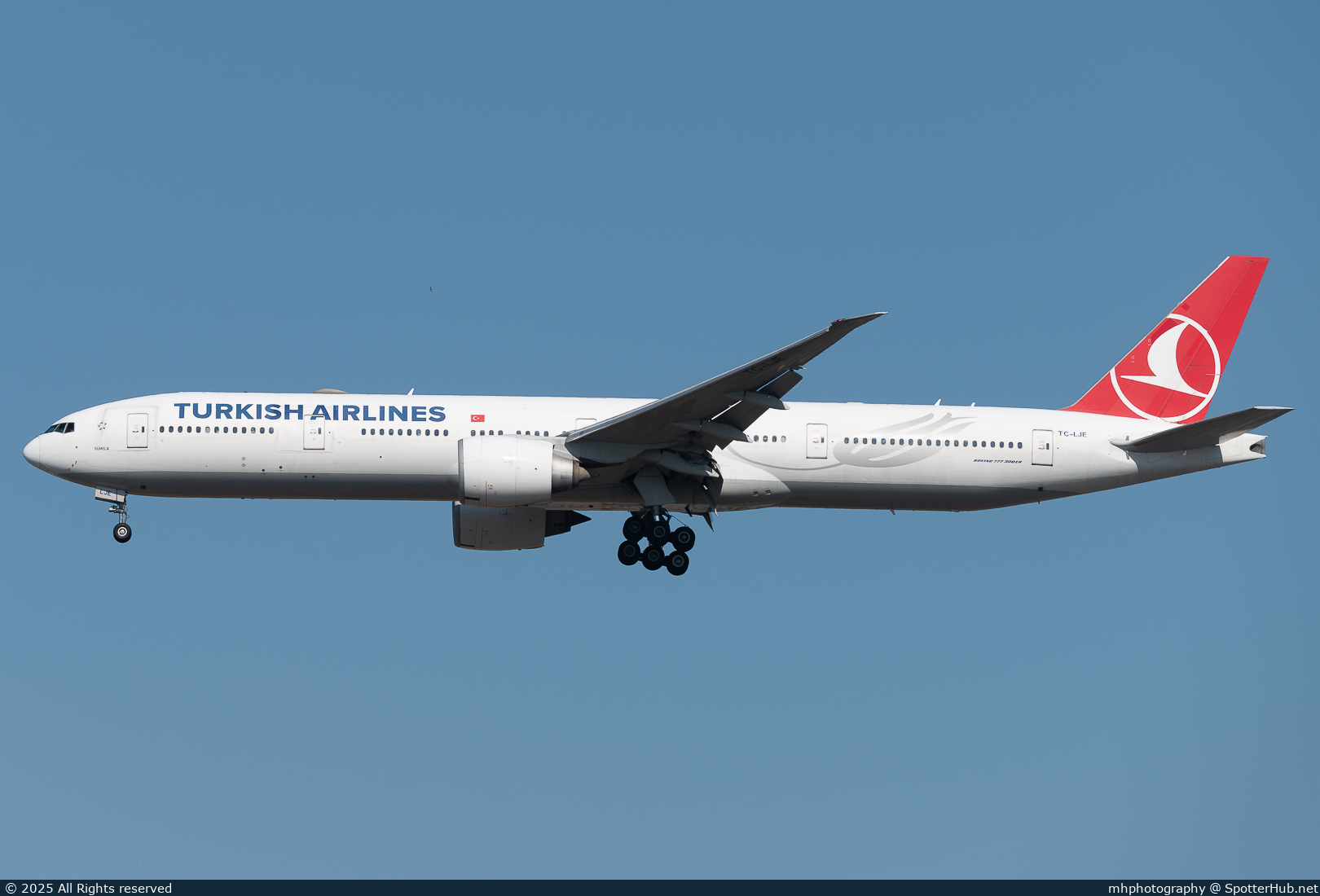 Photo of TC-LJE - Boeing 777-3F2(ER) operated by Turkish Airlines