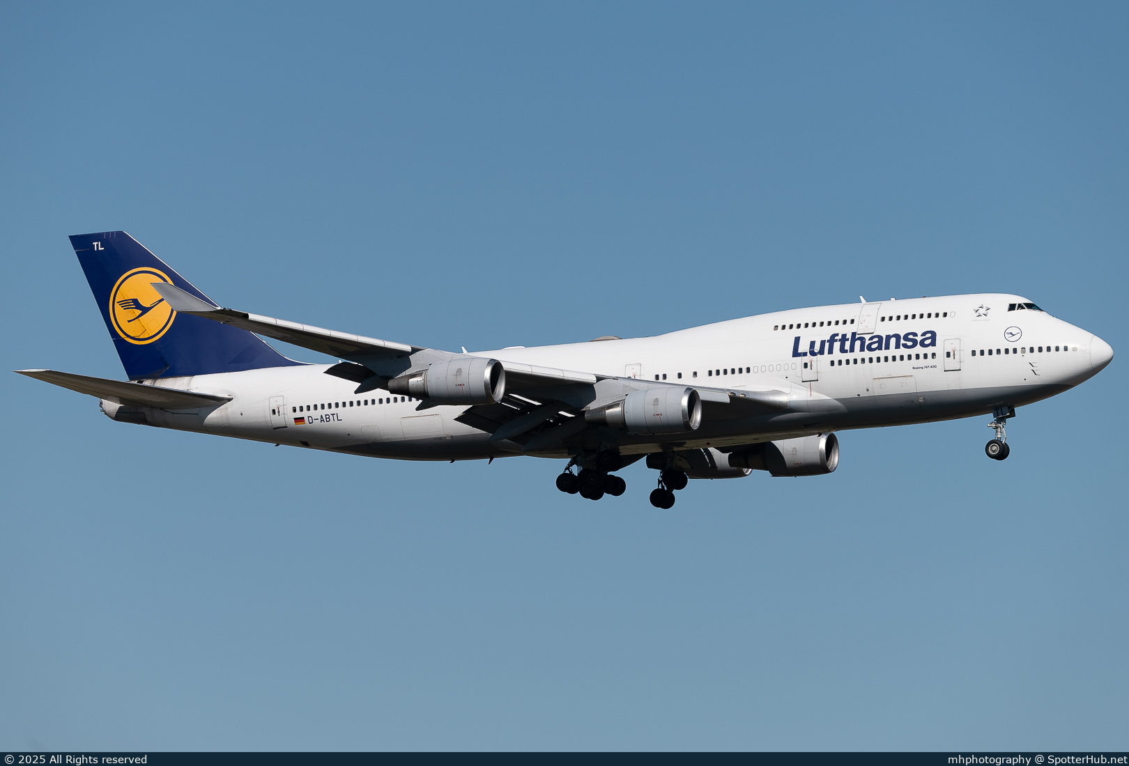 Photo of D-ABTL - Boeing 747-430 operated by Lufthansa