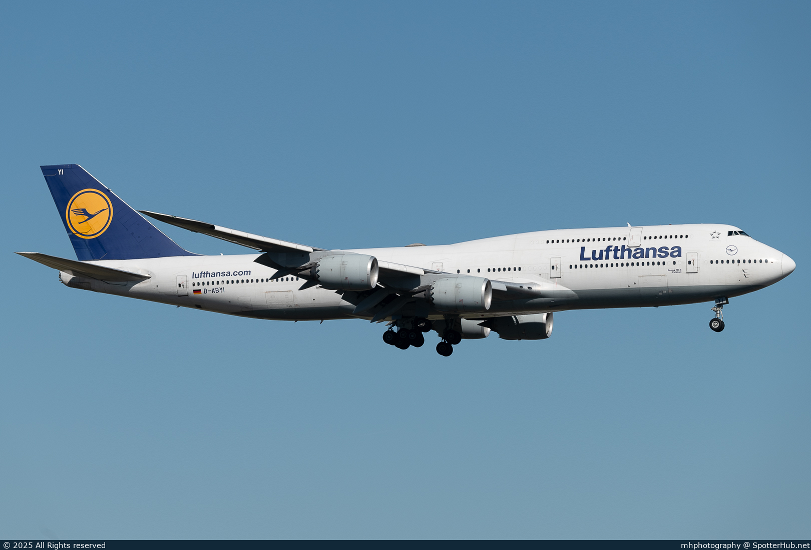 Photo of D-ABYI - Boeing 747-830 operated by Lufthansa