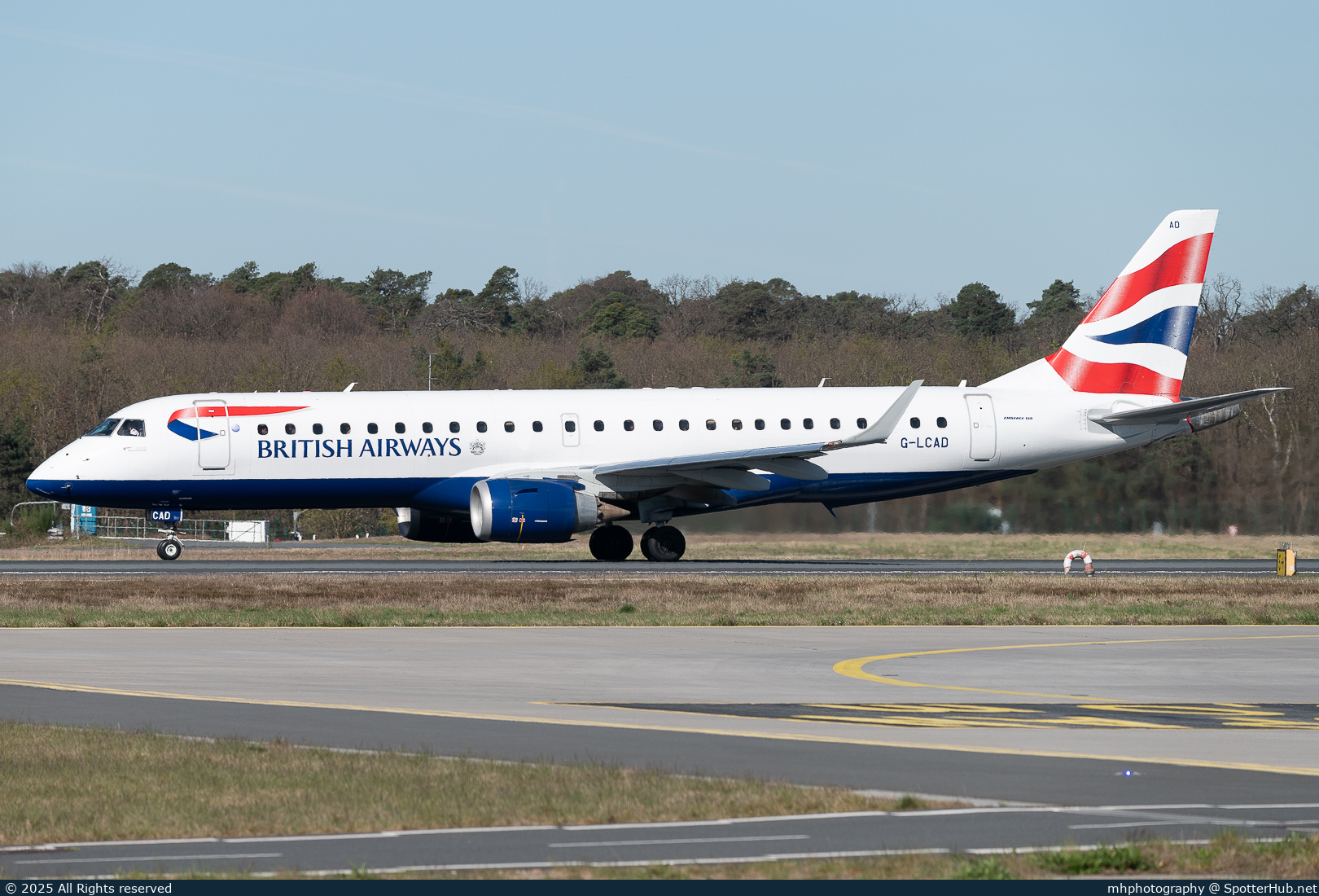 Photo of G-LCAD - Embraer ERJ-190SR operated by BA CityFlyer