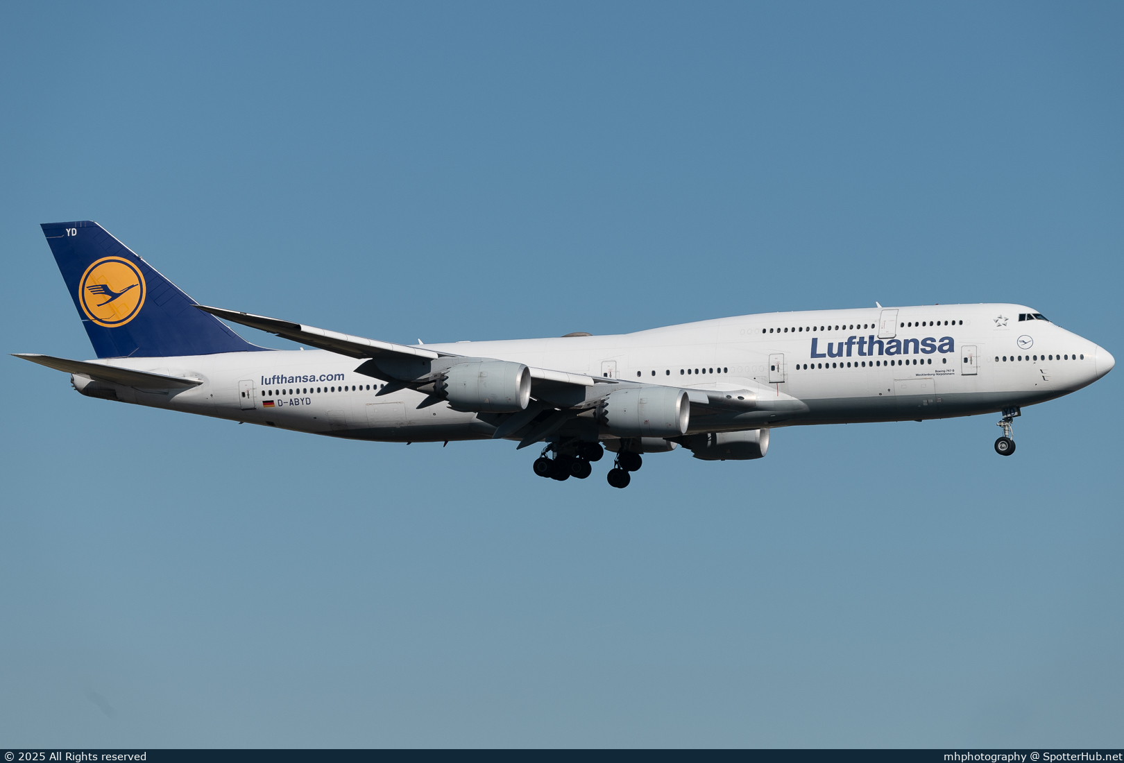 Photo of D-ABYD - Boeing 747-830 operated by Lufthansa
