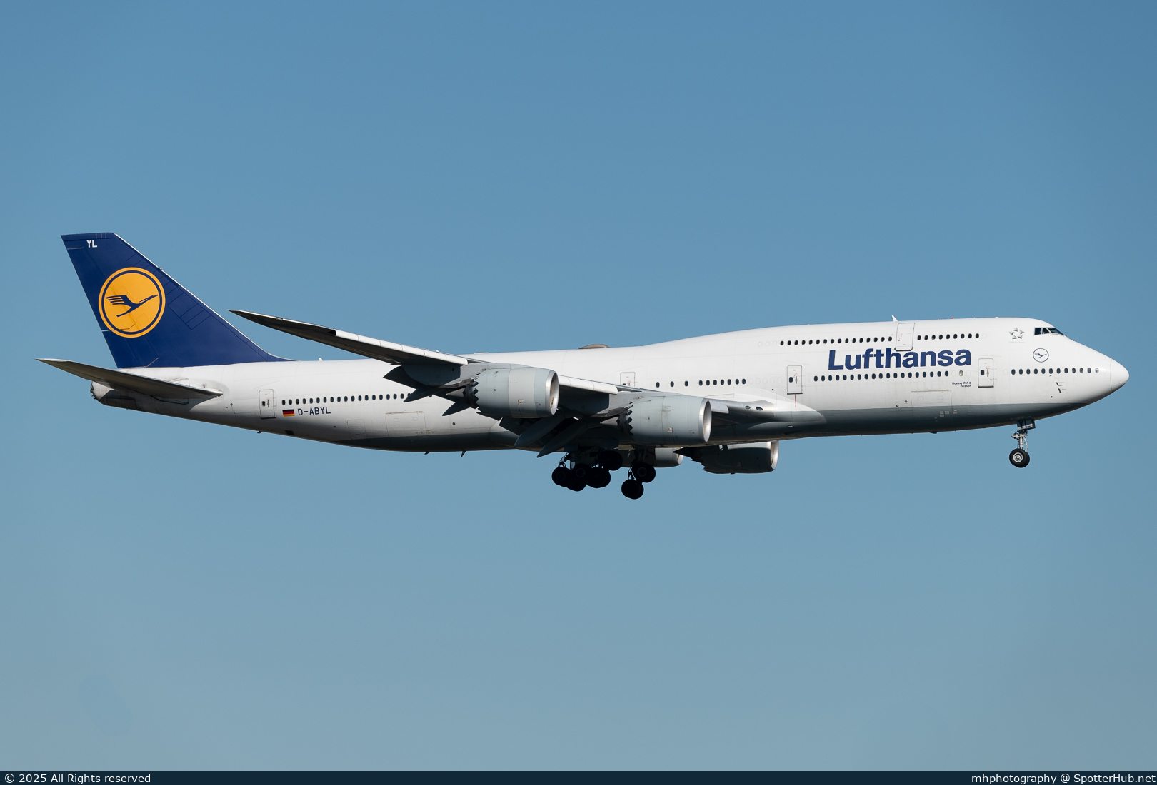 Photo of D-ABYL - Boeing 747-830 operated by Lufthansa