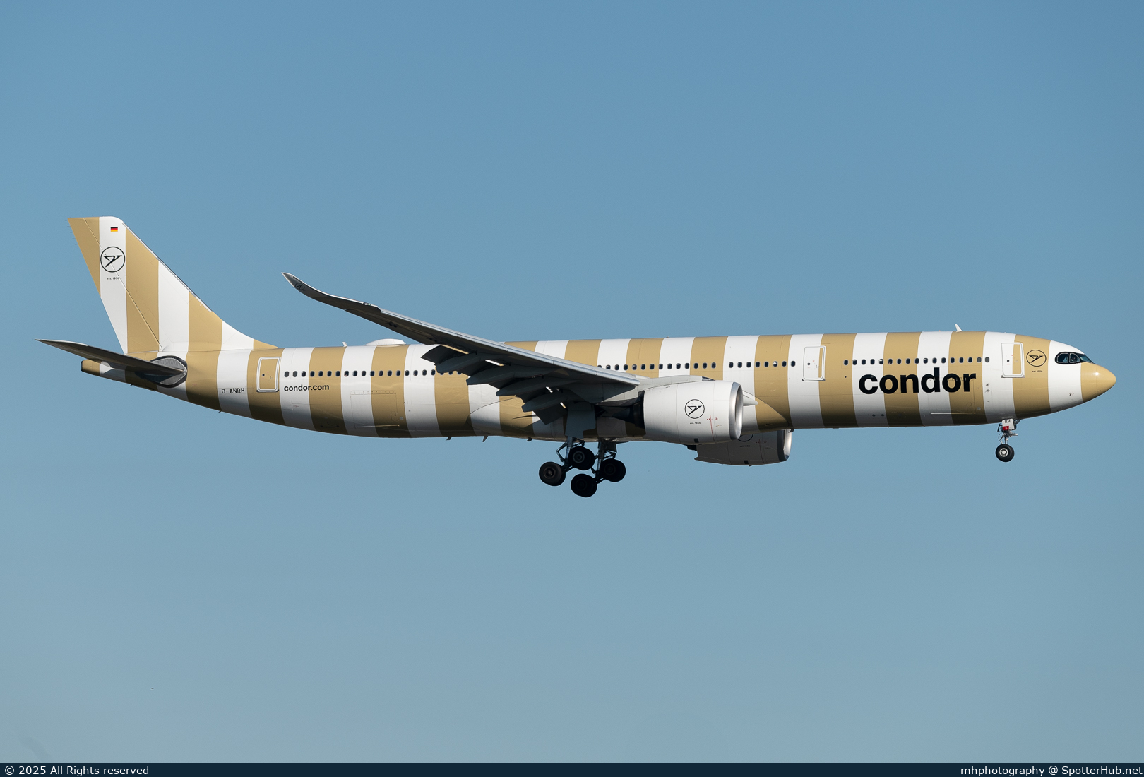 Photo of D-ANRH - Airbus A330-941 operated by Condor