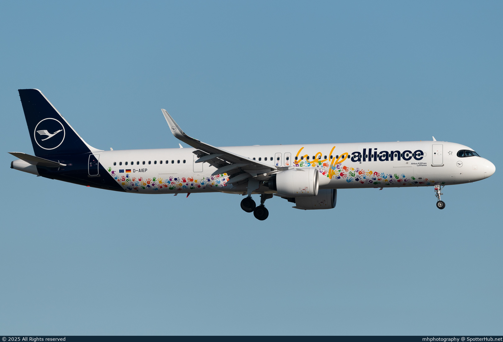 Photo of D-AIEP - Airbus A321-271NX operated by Lufthansa