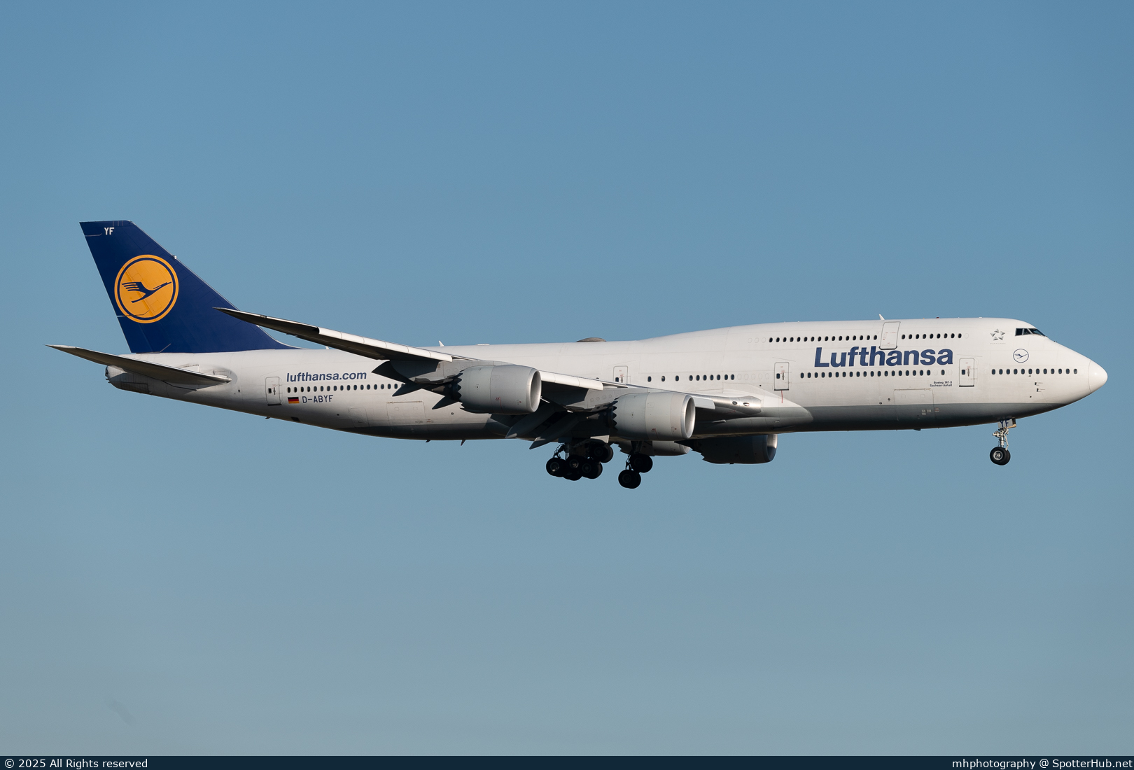 Photo of D-ABYF - Boeing 747-830 operated by Lufthansa