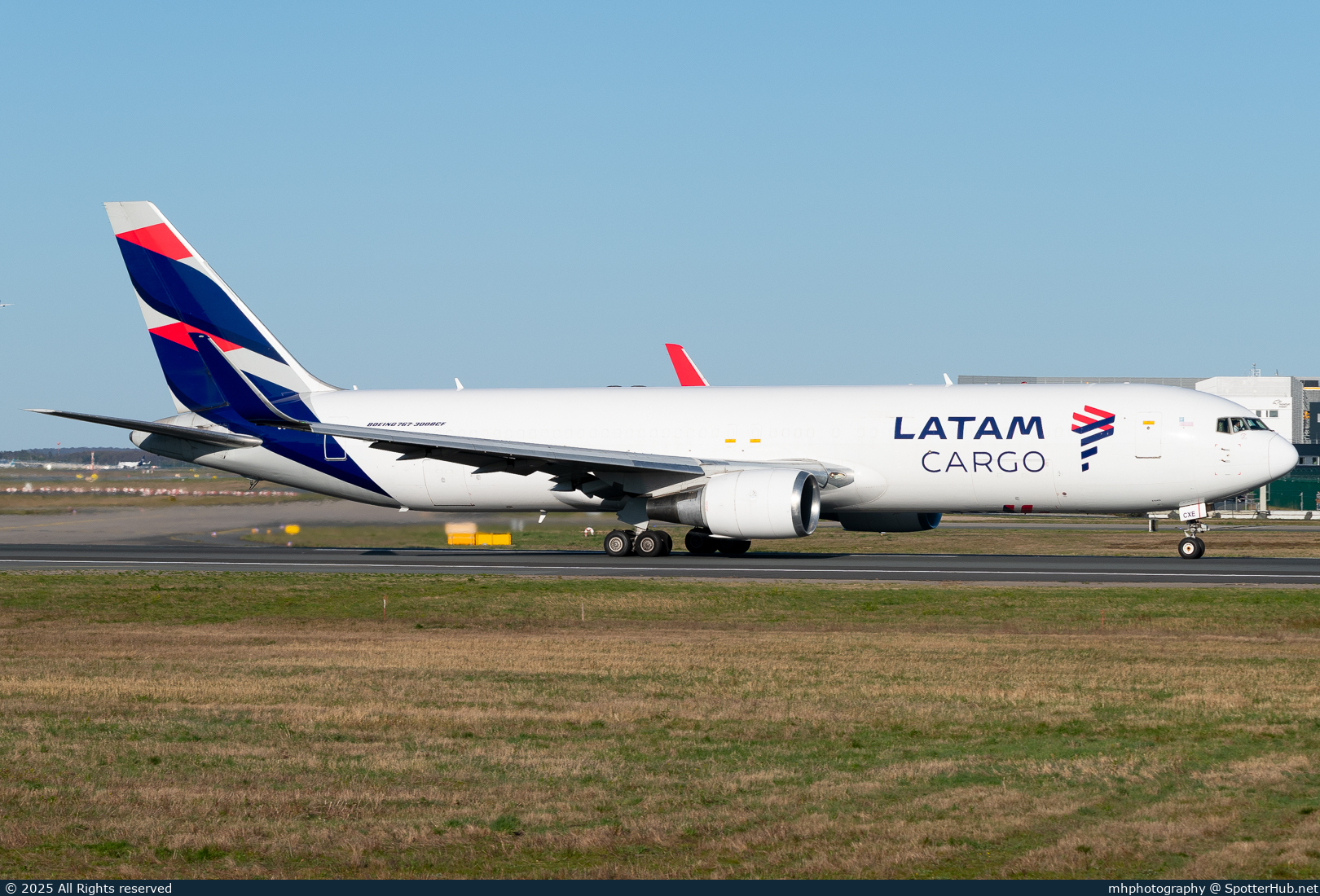 Photo of CC-CXE - Boeing 767-316(ER)(BCF) operated by LATAM Cargo
