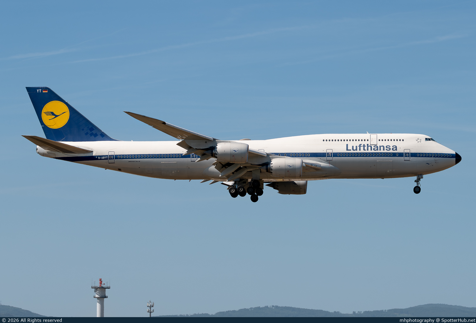 Photo of D-ABYT - Boeing 747-830 operated by Lufthansa