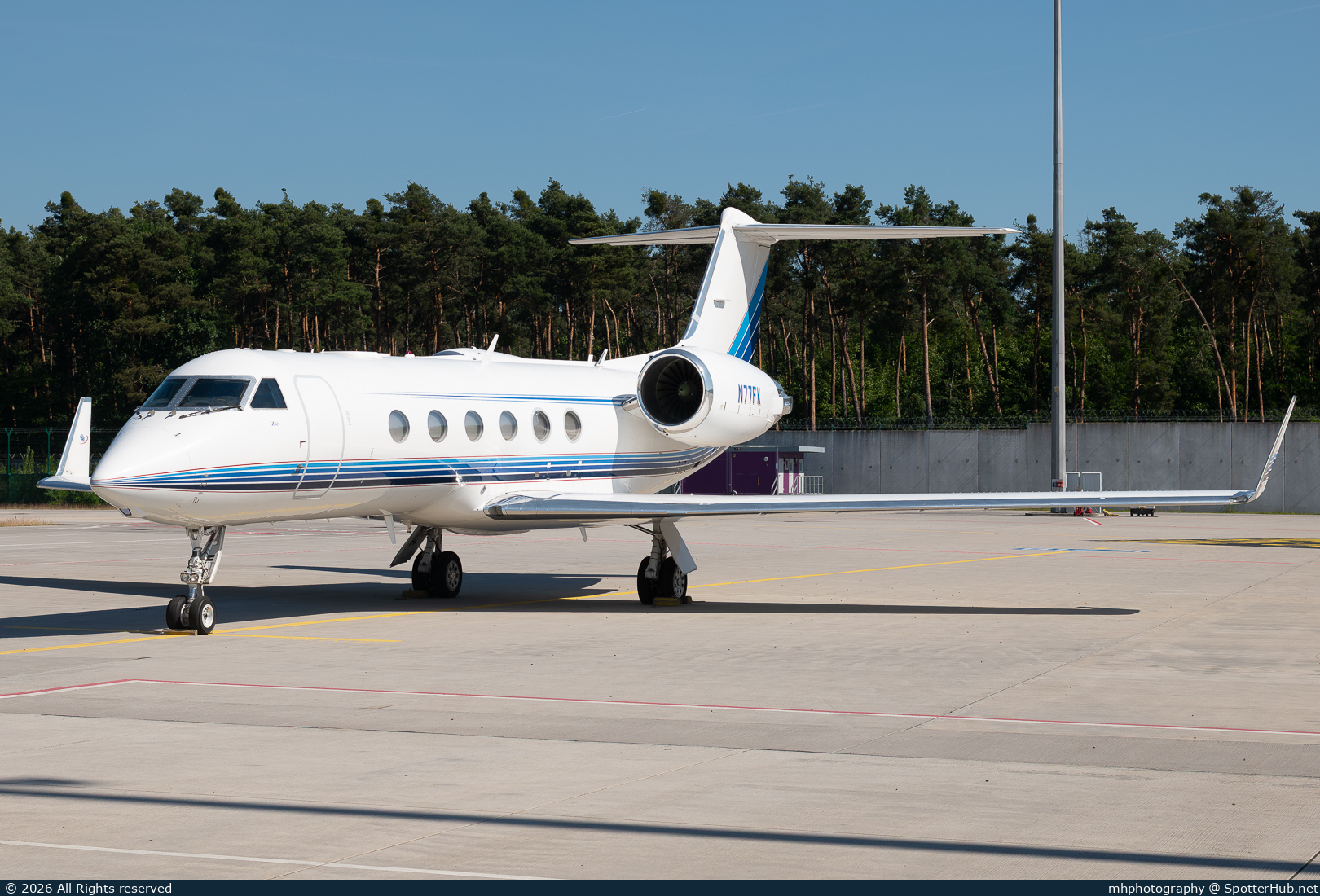Photo of N77FK - Gulfstream GIV-SP operated by Private