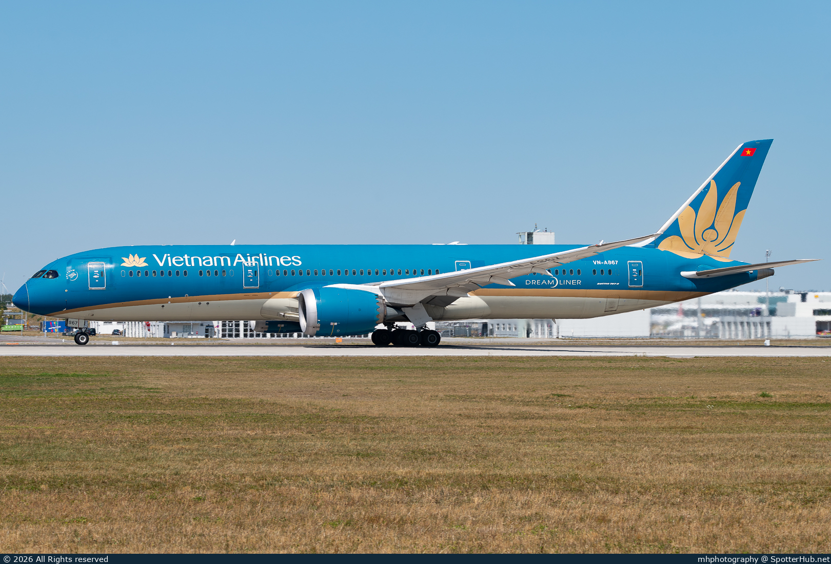 Photo of VN-A867 - Boeing 787-9 Dreamliner operated by Vietnam Airlines