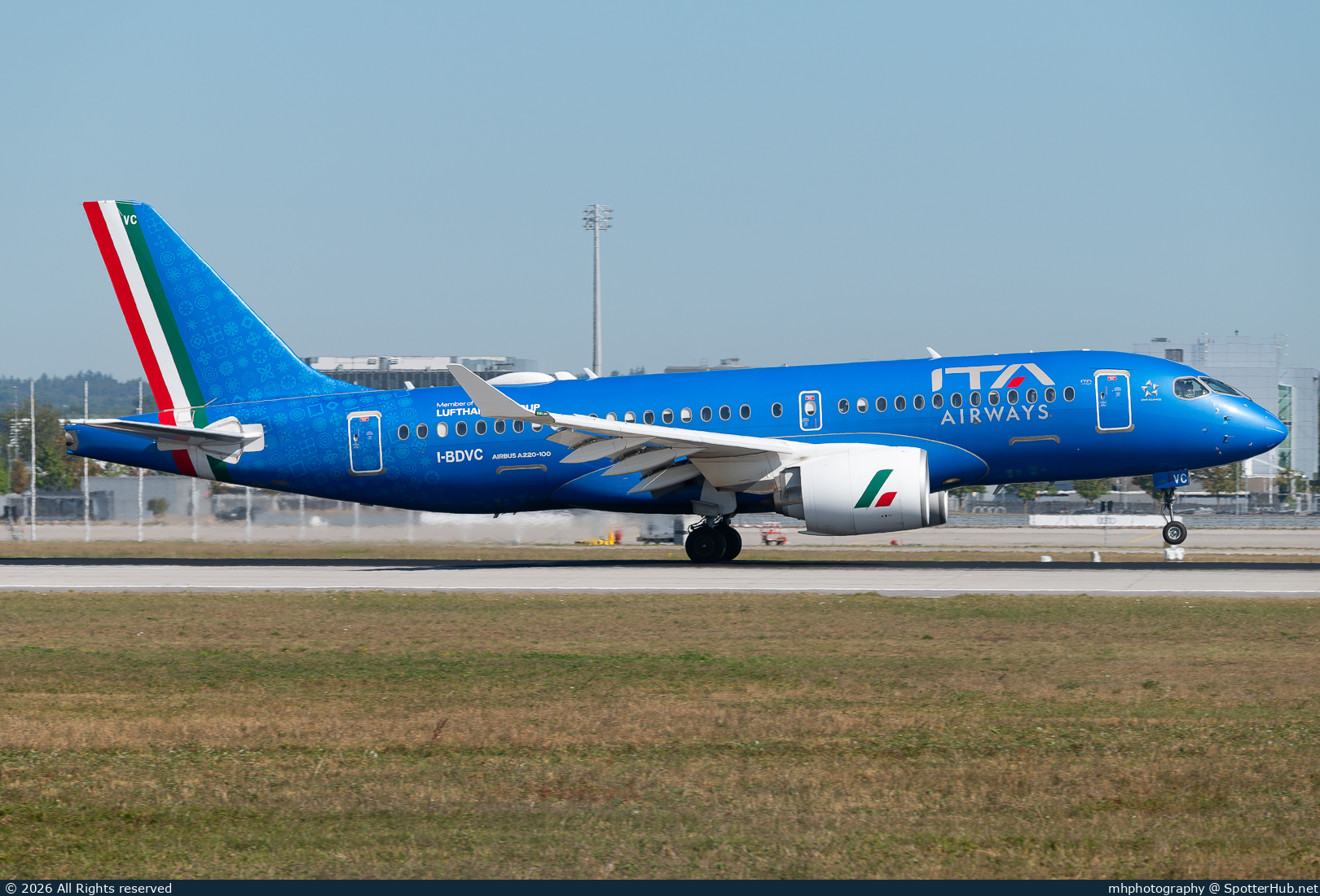 Photo of I-BDVC - Airbus A220-100 operated by ITA Airways