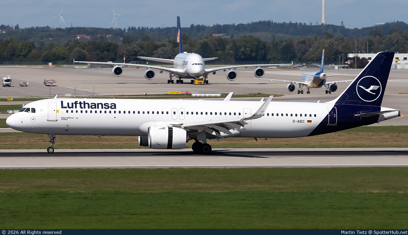 Photo of D-AIEC - Airbus A321-271NX operated by Lufthansa