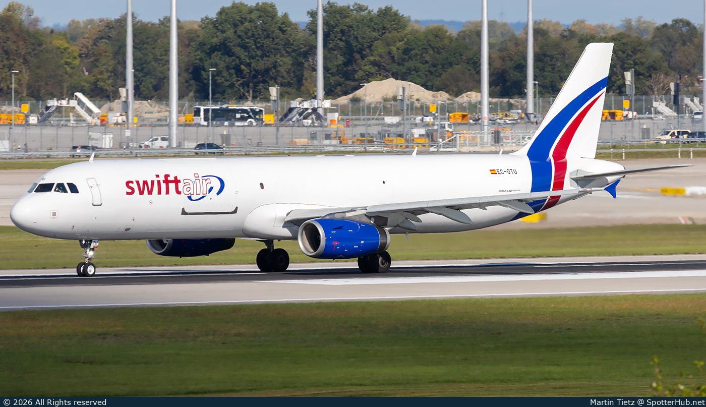 Photo of EC-OTU - Airbus A321-231(P2F) operated by Swiftair