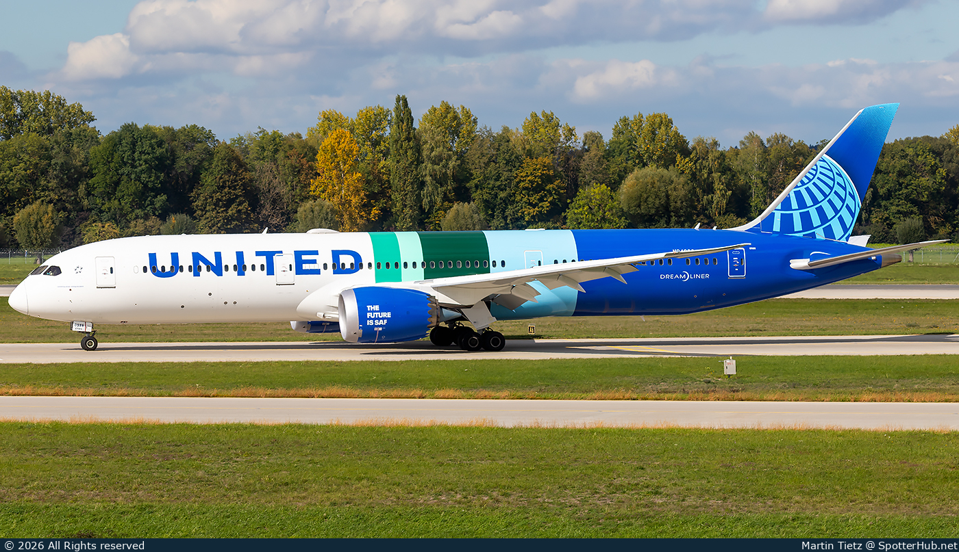 Photo of N24988 - Boeing 787-9 Dreamliner operated by United Airlines