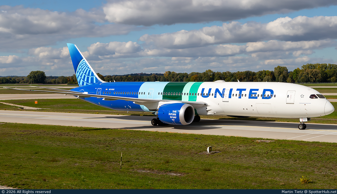 Photo of N24988 - Boeing 787-9 Dreamliner operated by United Airlines