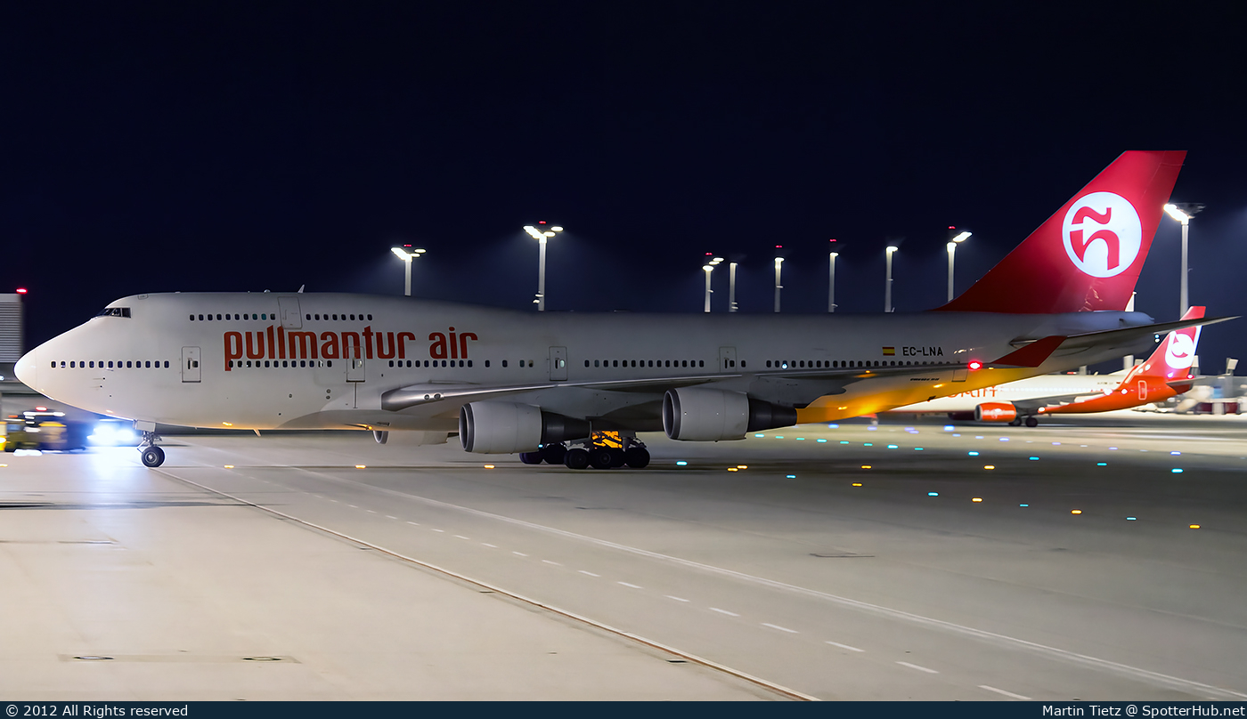 Photo of EC-LNA - Boeing 747-446 operated by Pullmantur Air