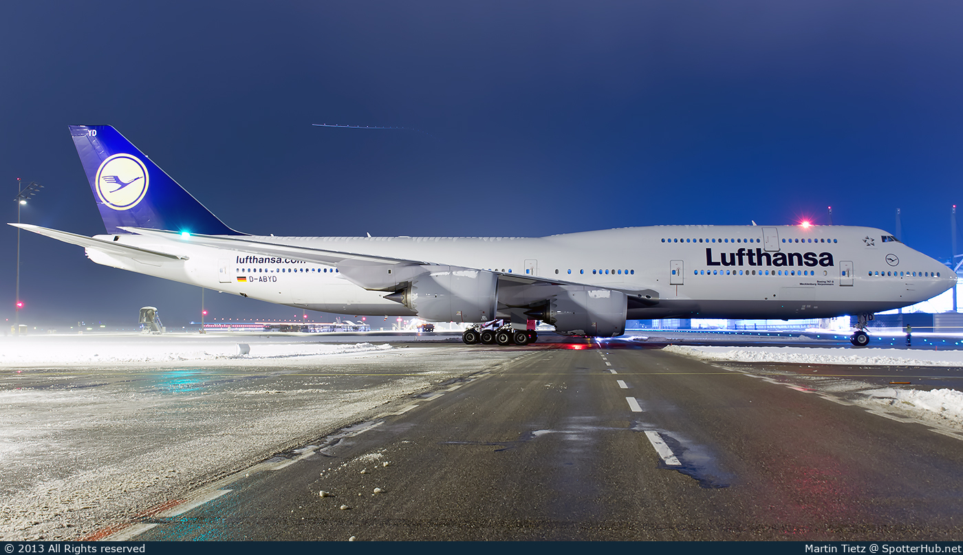 Photo of D-ABYD - Boeing 747-830 operated by Lufthansa