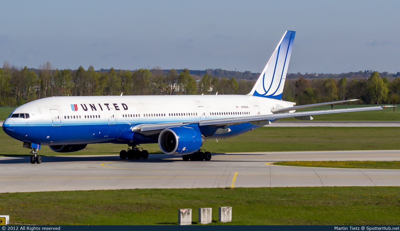 Photo of N769UA - Boeing 777-222 operated by United Airlines