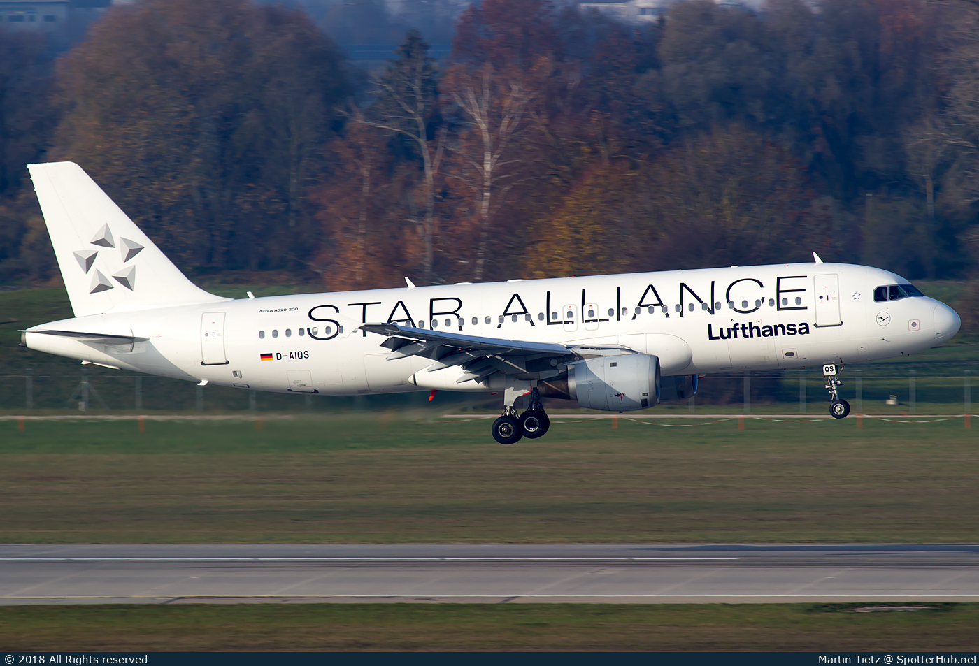 Photo of D-AIQS - Airbus A320-211 operated by Lufthansa