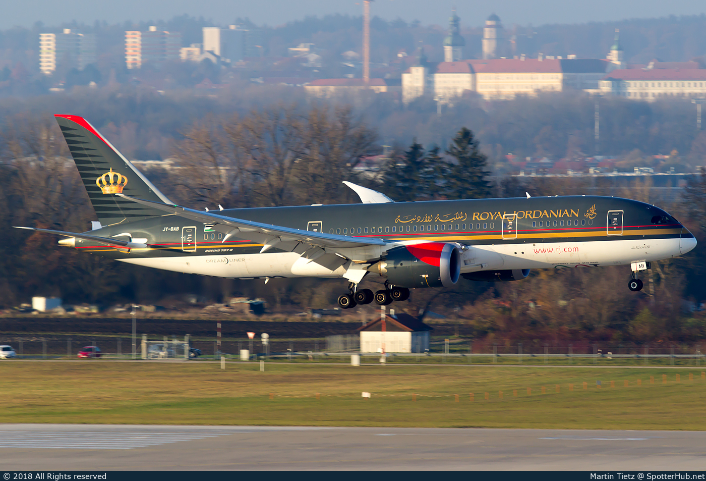Photo of JY-BAB - Boeing 787-8 Dreamliner operated by Royal Jordanian Airlines