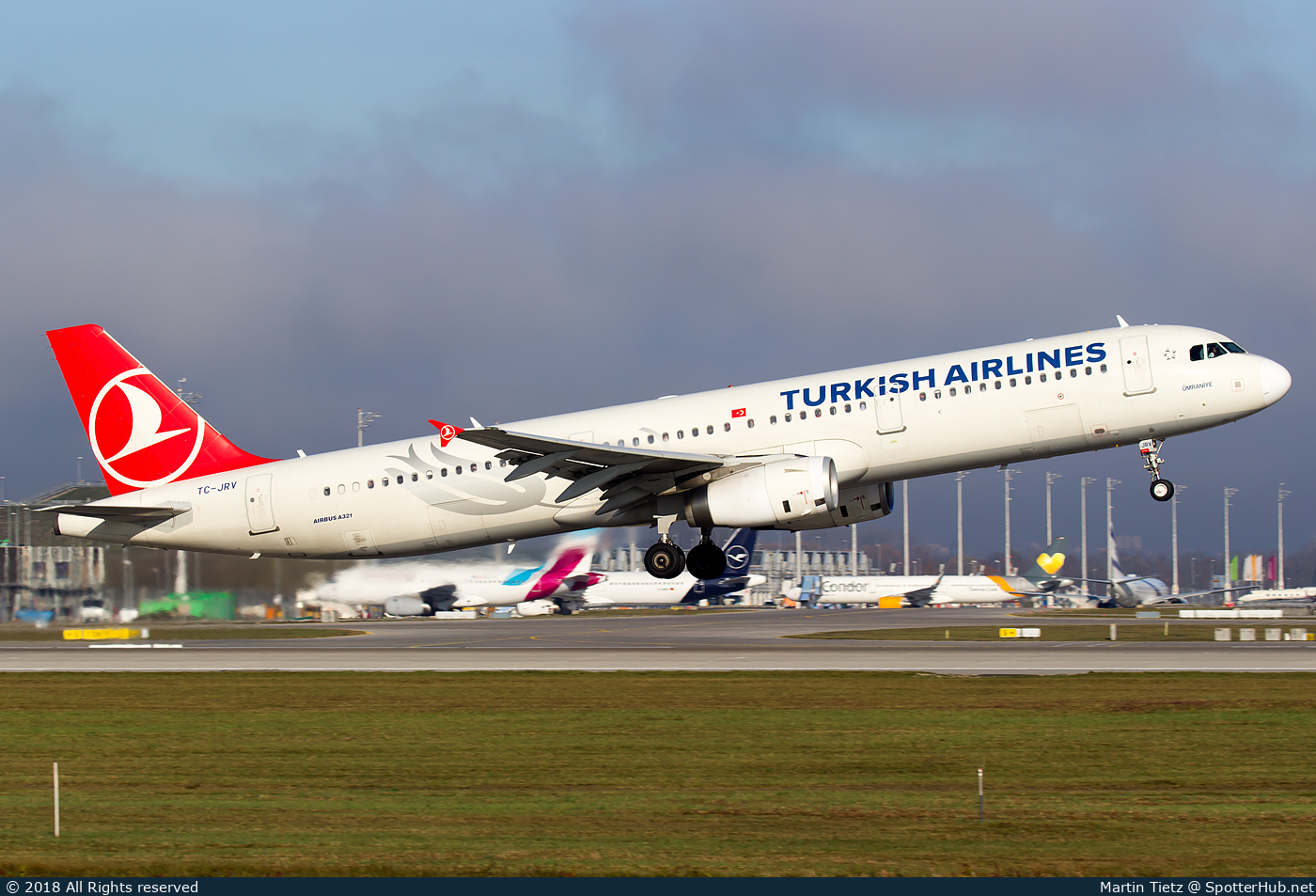 Photo of TC-JRV - Airbus A321-231 operated by Turkish Airlines