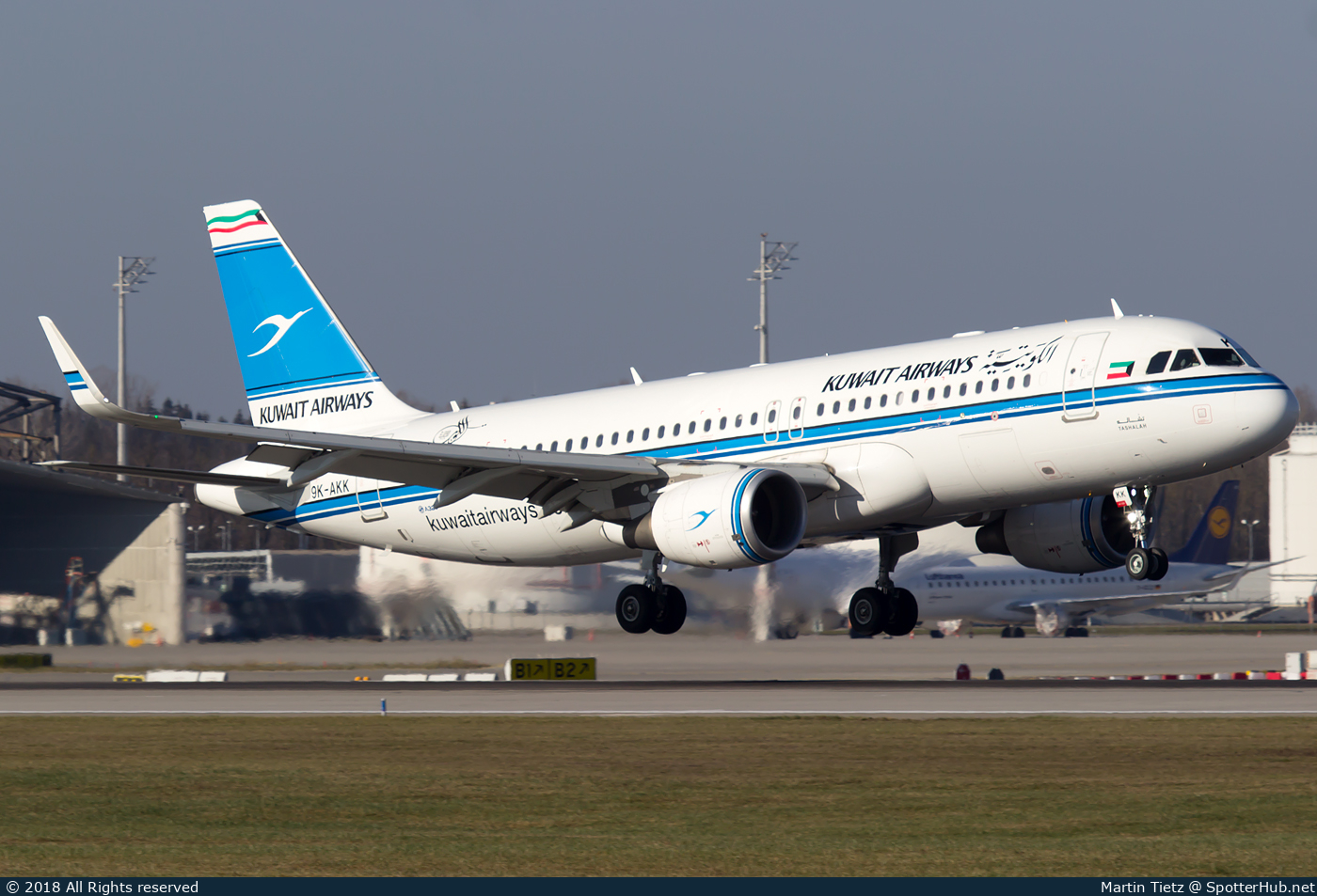 Photo of 9K-AKK - Airbus A320-214 operated by Kuwait Airways