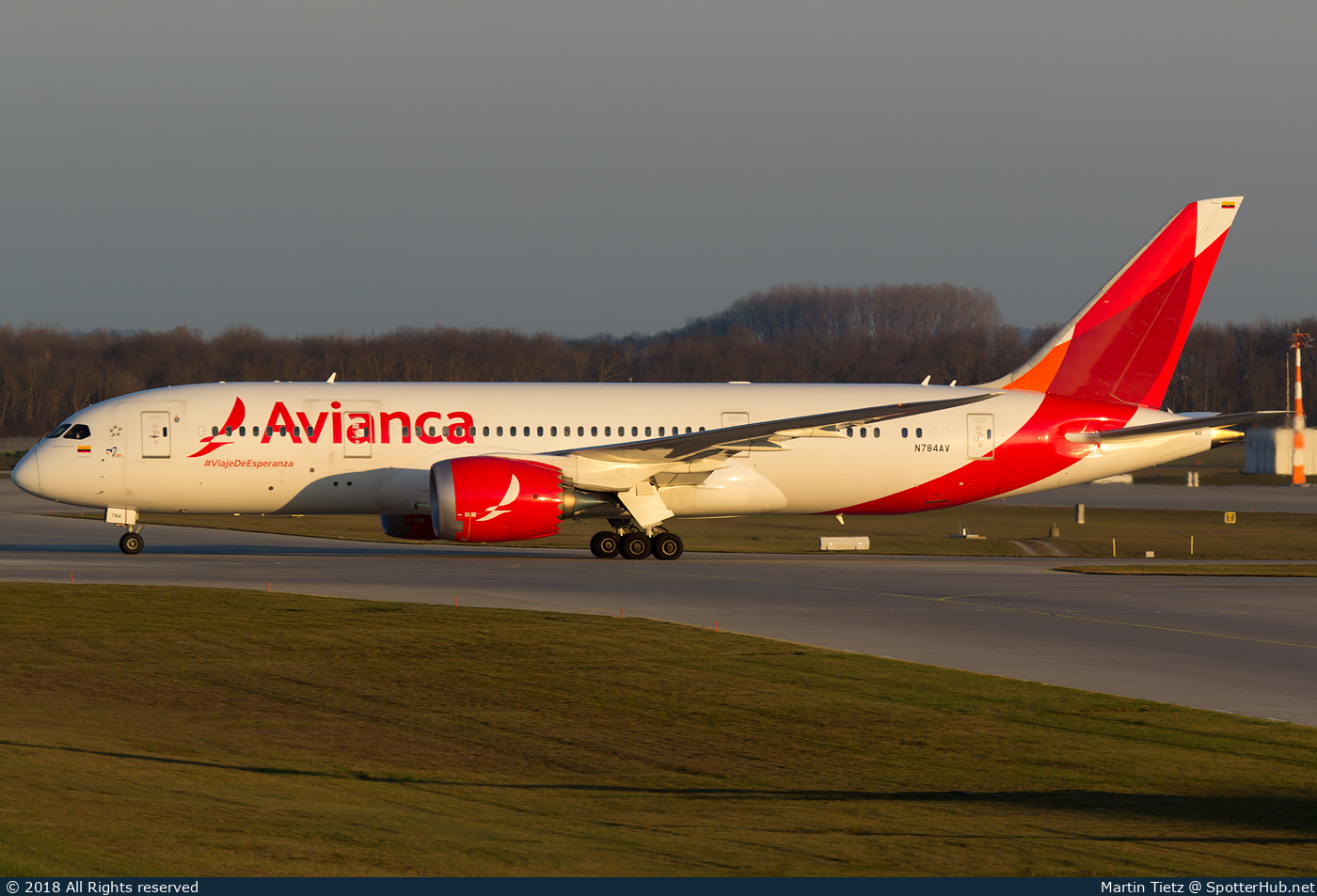 Photo of N784AV - Boeing 787-8 Dreamliner operated by Avianca