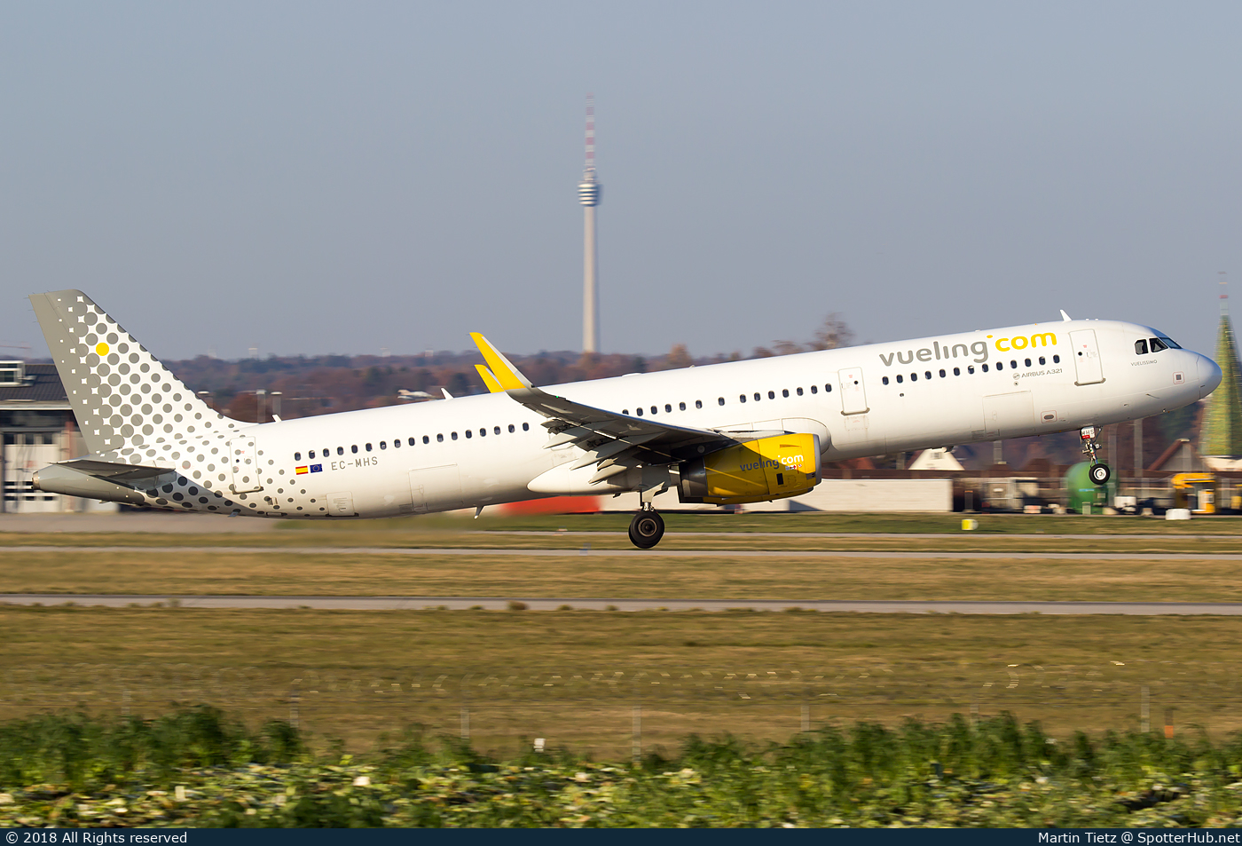Photo of EC-MHS - Airbus A321-231 operated by Vueling