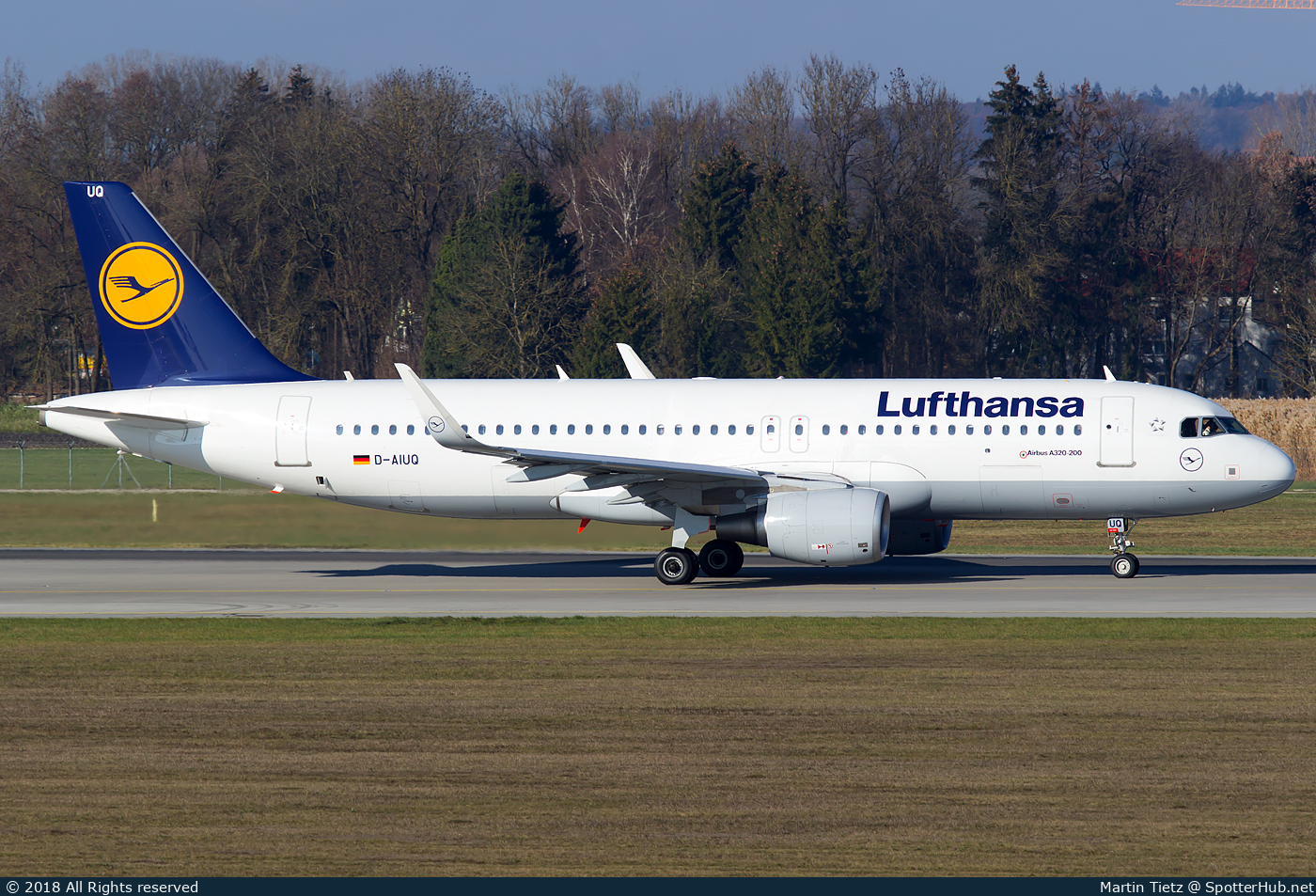 Photo of D-AIUQ - Airbus A320-214 operated by Lufthansa