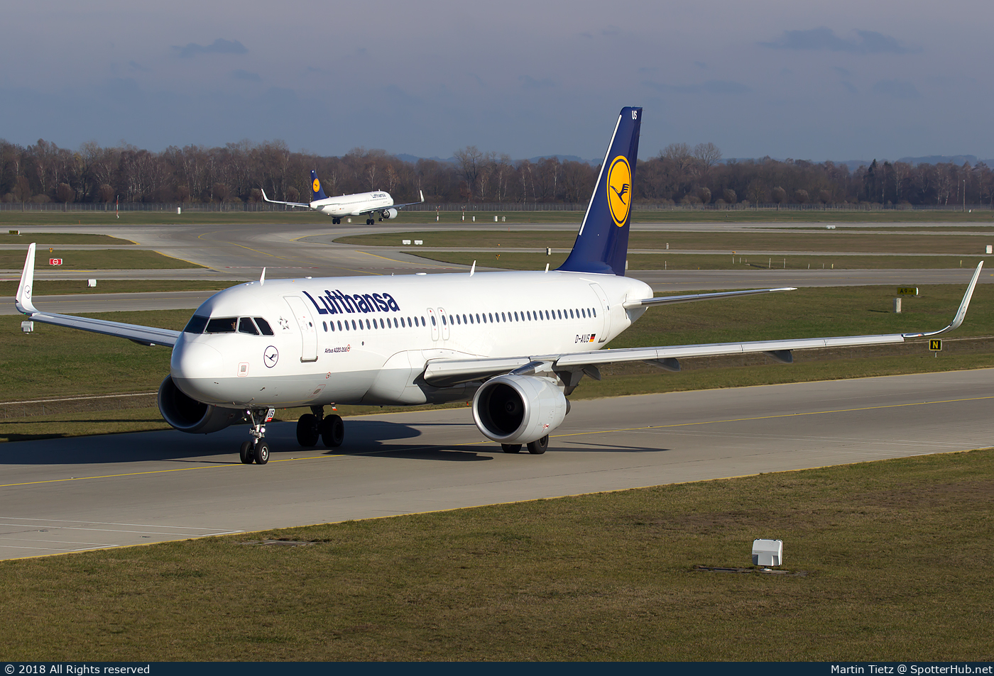 Photo of D-AIUS - Airbus A320-214 operated by Lufthansa