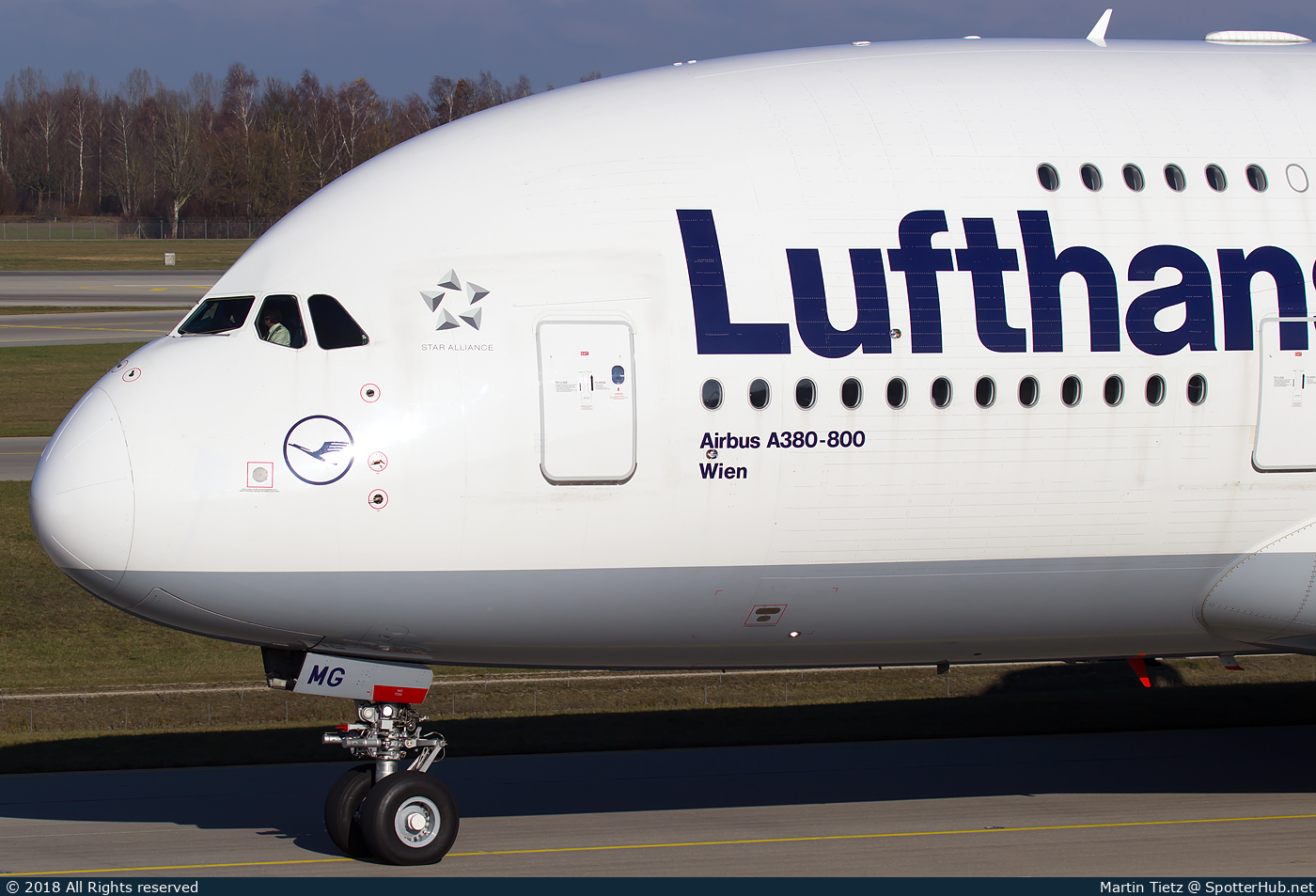 Photo of D-AIMG - Airbus A380-841 operated by Lufthansa