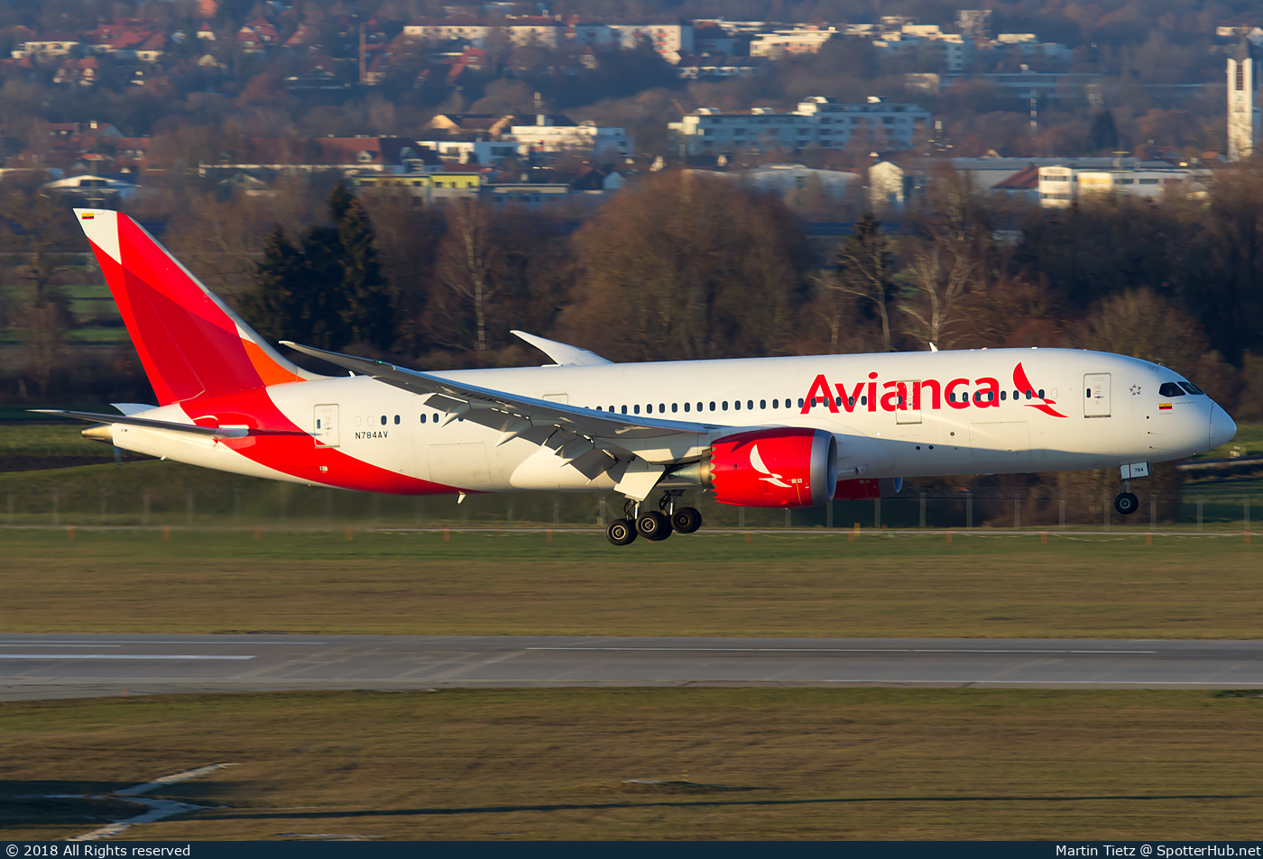 Photo of N784AV - Boeing 787-8 Dreamliner operated by Avianca