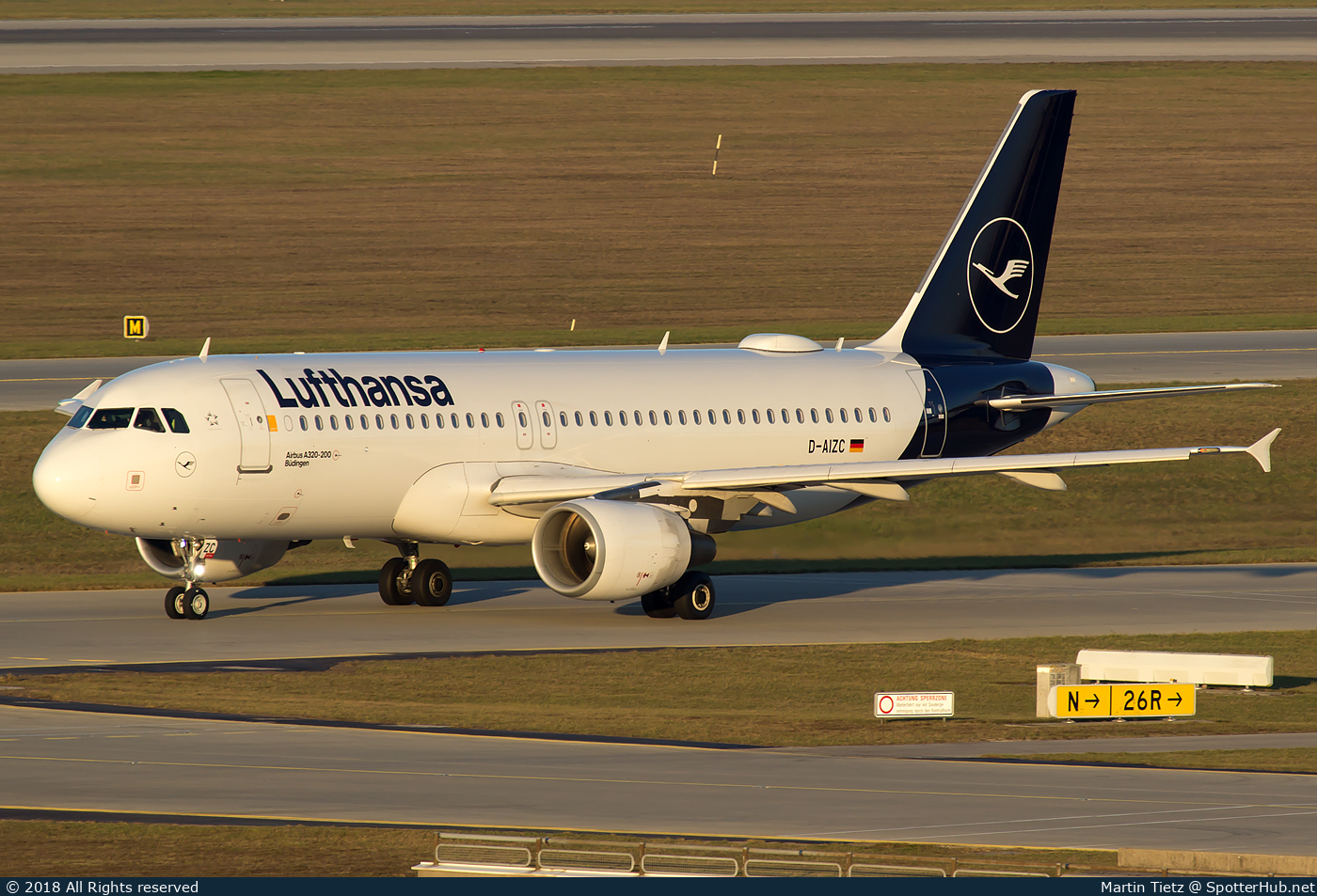 Photo of D-AIZC - Airbus A320-214 operated by Lufthansa