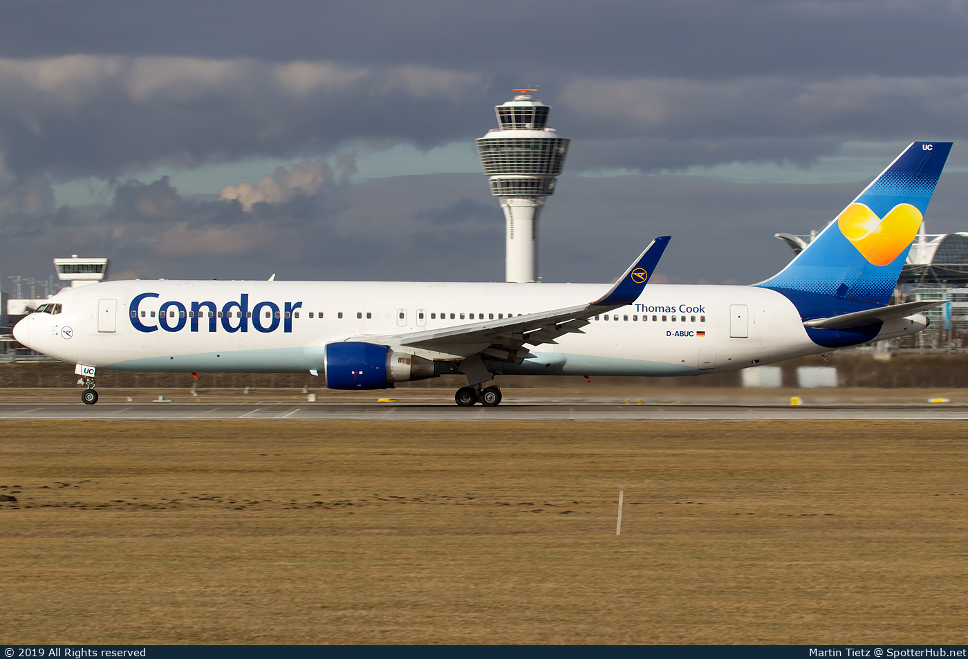 Photo of D-ABUC - Boeing 767-330(ER) operated by Condor