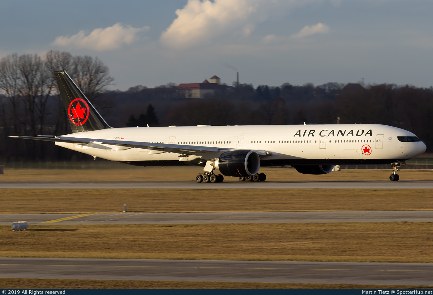 Photo of C-FITU - Boeing 777-333(ER) operated by Air Canada