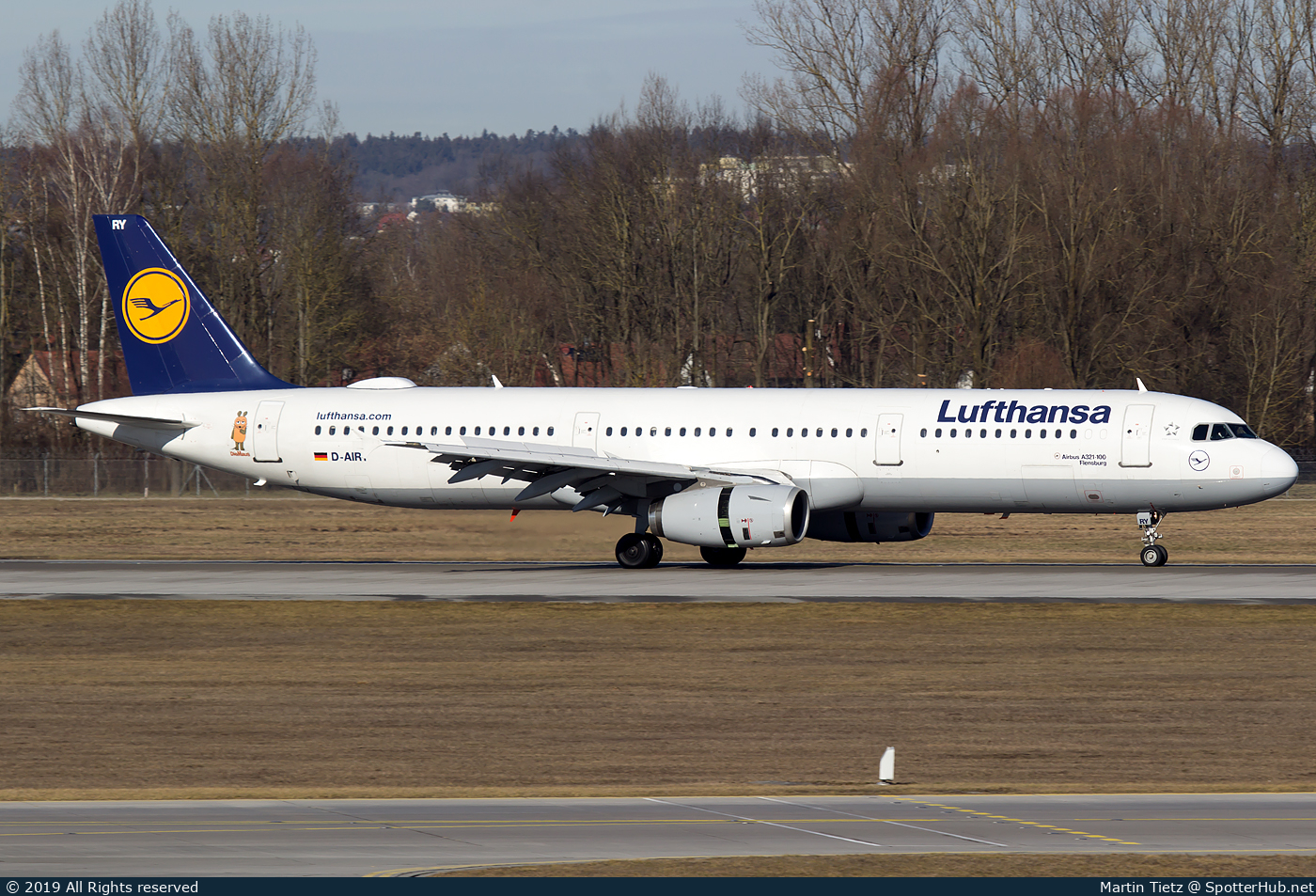 Photo of D-AIRY - Airbus A321-131 operated by Lufthansa