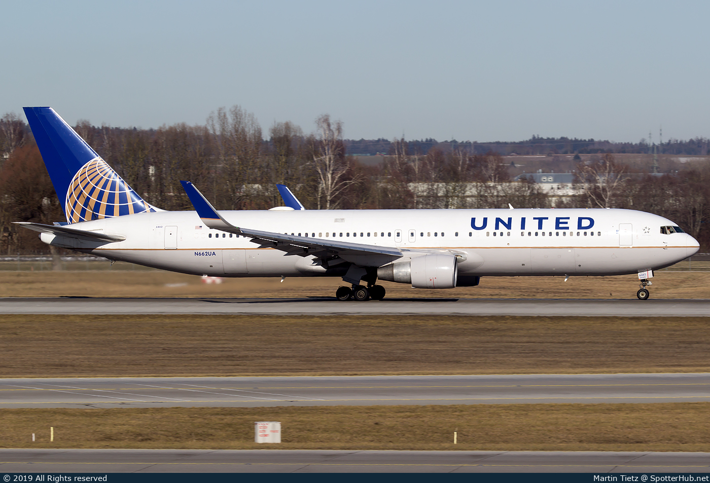 Photo of N662UA - Boeing 767-322(ER) operated by United Airlines