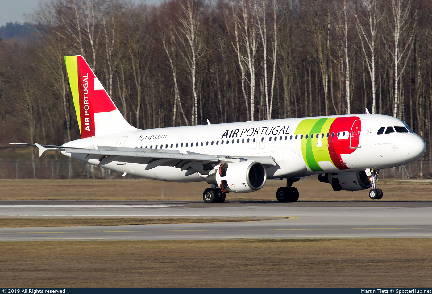 Photo of CS-TNJ - Airbus A320-214 operated by TAP Air Portugal