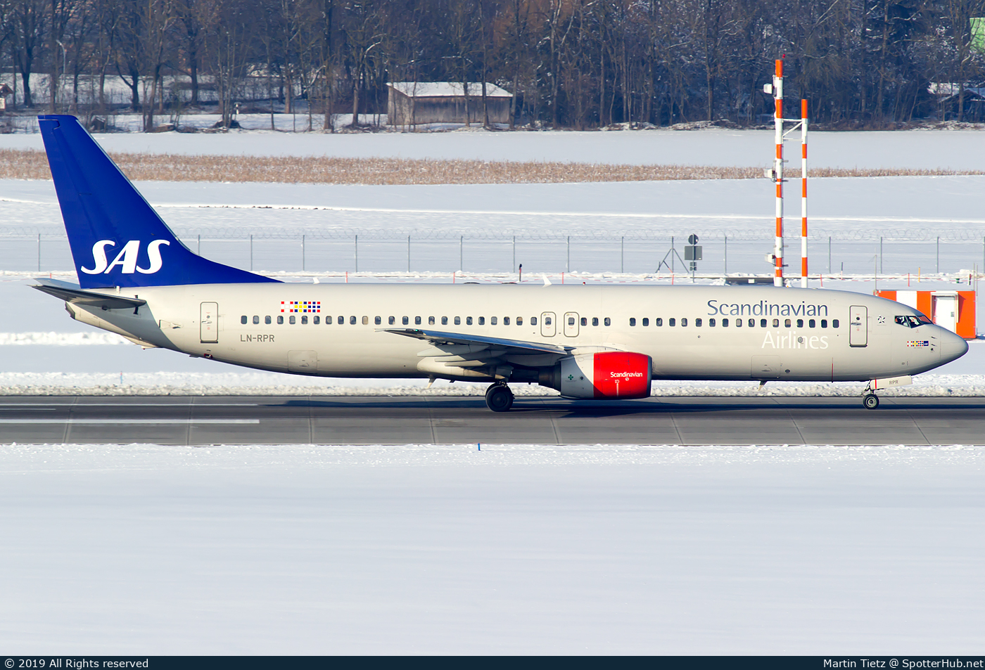 Photo of LN-RPR - Boeing 737-883 operated by SAS Scandinavian Airlines