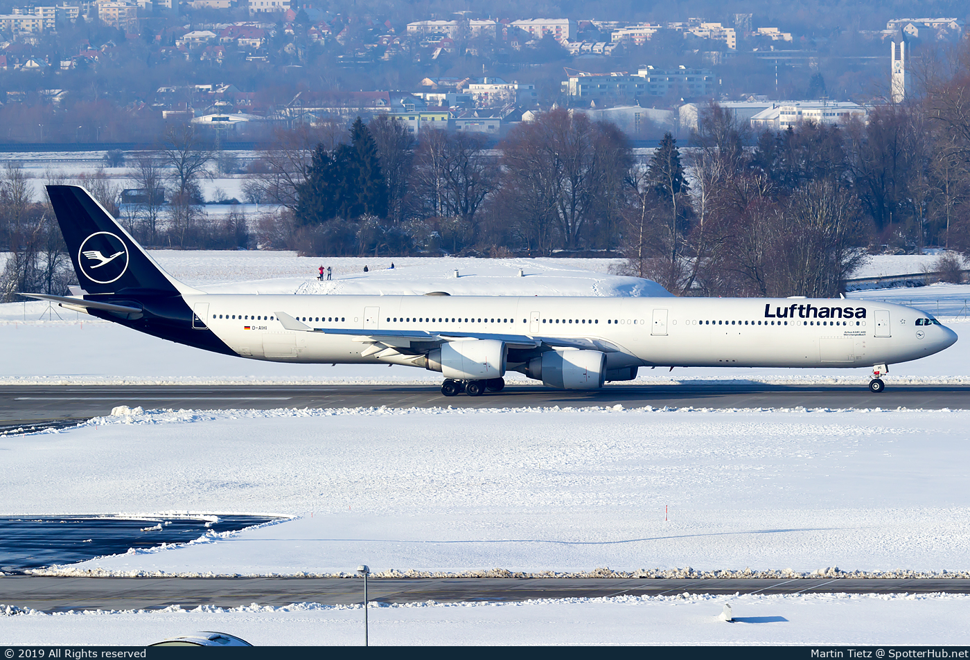 Photo of D-AIHI - Airbus A340-642 operated by Lufthansa