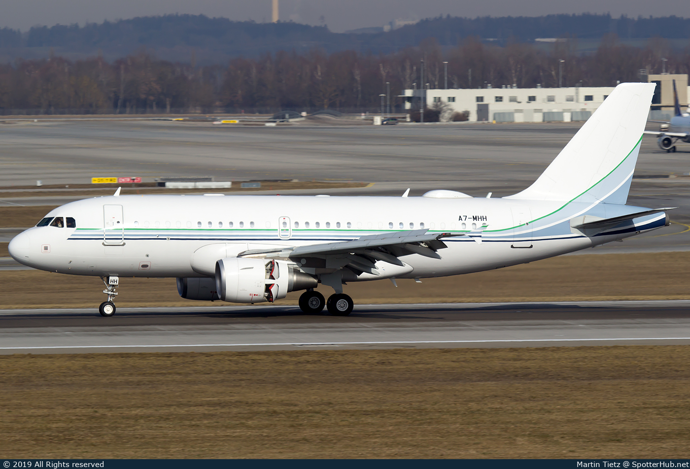 Photo of A7-MHH - Airbus A319-115(CJ) operated by Qatar Amiri Flight