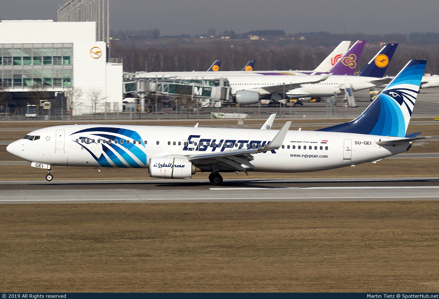 Photo of SU-GEI - Boeing 737-866 operated by Egyptair