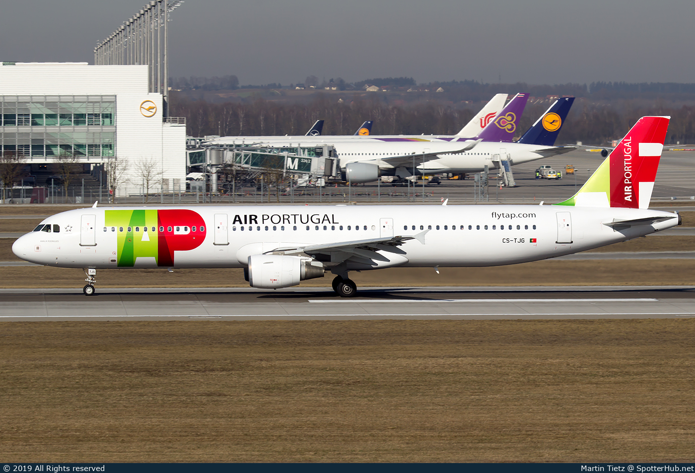 Photo of CS-TJG - Airbus A321-211 operated by TAP Air Portugal