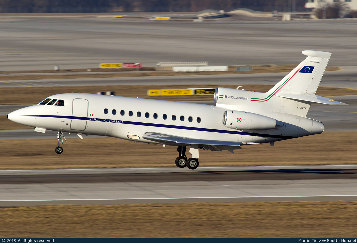 Photo of MM62245 - Dassault Falcon 900EX operated by Italian Air Force